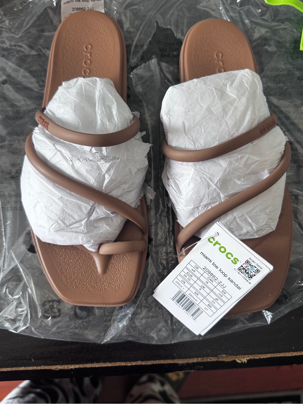 CROCS Miami Toe Loop Sandal - Picture 4 of 10